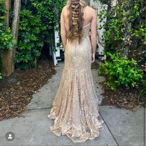 Prom Dress: Ellie Wilde by Mon Cheri (Size:2)